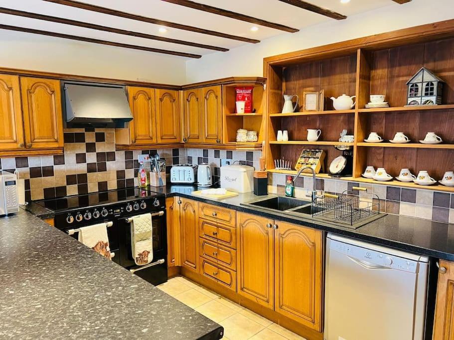Upper Caerfaelog Farmhouse Llanbister 外观 照片