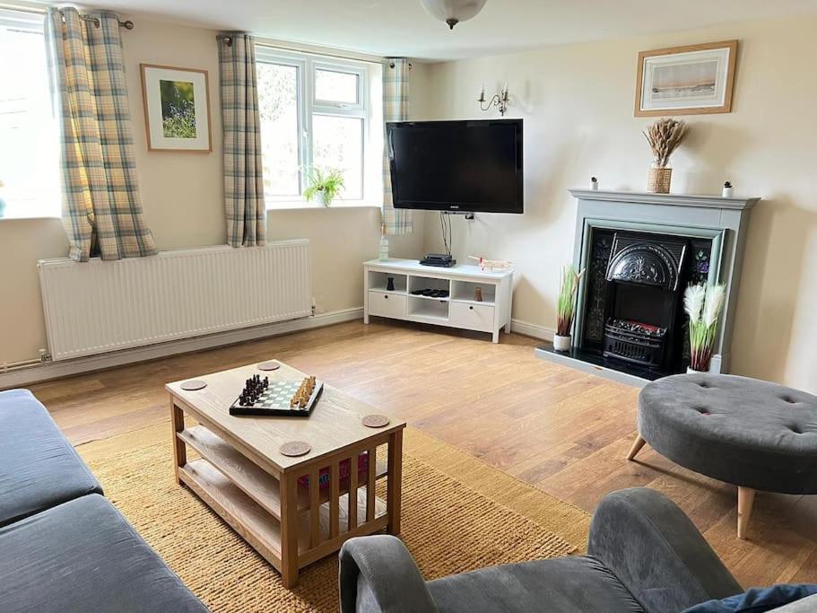 Upper Caerfaelog Farmhouse Llanbister 外观 照片