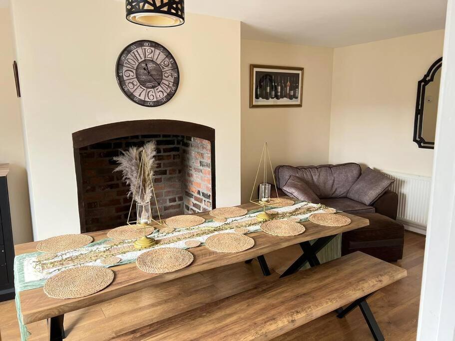 Upper Caerfaelog Farmhouse Llanbister 外观 照片