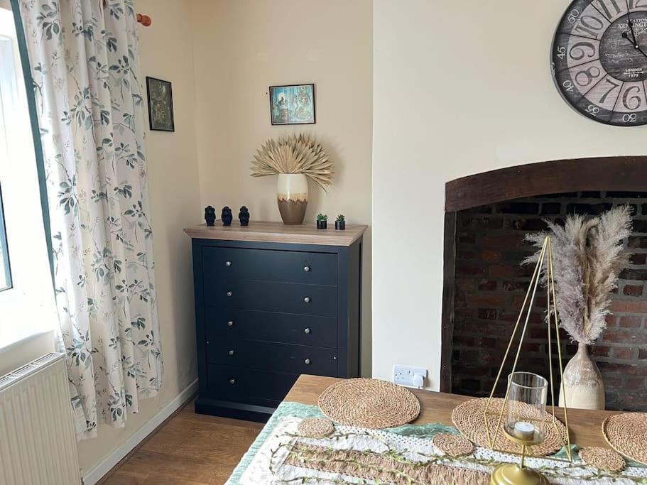 Upper Caerfaelog Farmhouse Llanbister 外观 照片